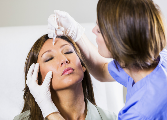 Aplicación de toxina botulinica para cefaleas y migraña